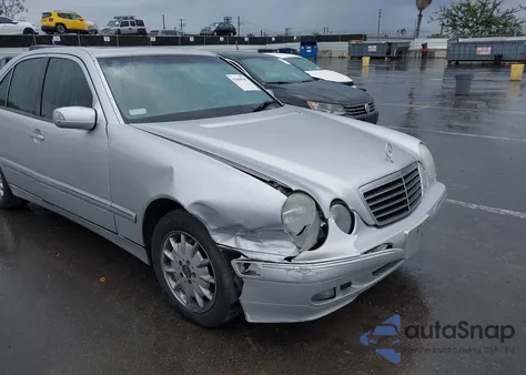 2001 Mercedes-Benz E 320 from USA, damaged, VIN WDBJF65J81B296056